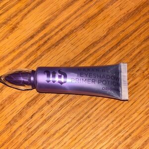 Urban Decay Eyeshadow Primer Potion
